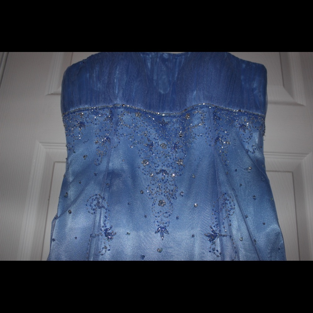 Prom Dress - Picture 4 of 8